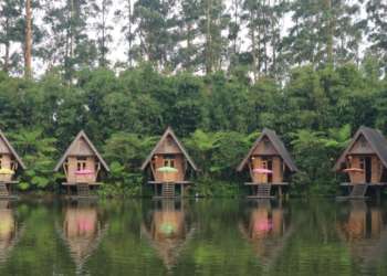 purbasari with lake view from Dusun Bambu